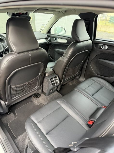 VOLVO XC40 - 2.0 D4 -190 CH - AWD MOMENTUM GEARTRONIC - GARANTIE 3 MOIS 