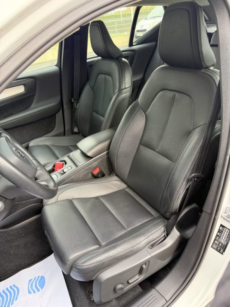 VOLVO XC40 - 2.0 D4 -190 CH - AWD MOMENTUM GEARTRONIC - GARANTIE 3 MOIS 