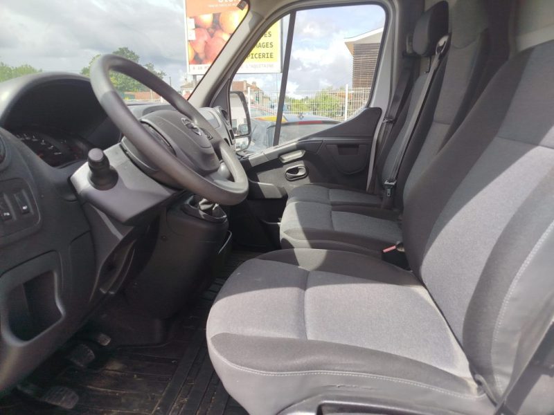 NISSAN NV400  2019