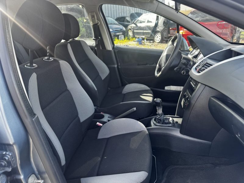PEUGEOT 207 1.4E 16V EXECUTIVE 2006