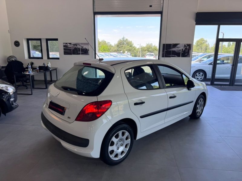 PEUGEOT 207 1.4 HDI 70cv / 1 ERE MAIN / 124 000km / CLIM 