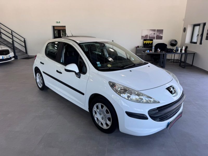 PEUGEOT 207 1.4 HDI 70cv / 1 ERE MAIN / 124 000km / CLIM 