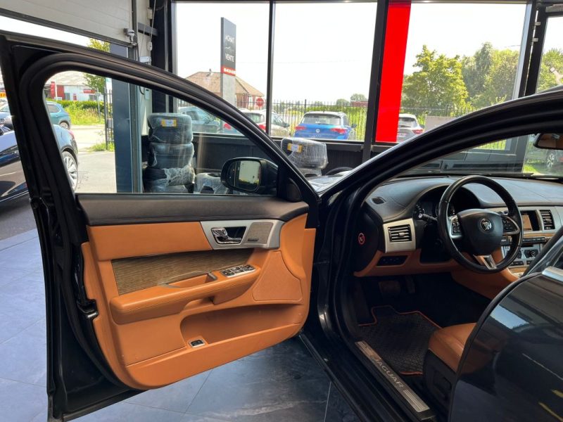 🔹 JAGUAR XF SPORTBRAKE 3.0 V6 241 Ch 🌤️ Toit ouvrant🔙 Caméra de recul⚡ Sièges en cuir