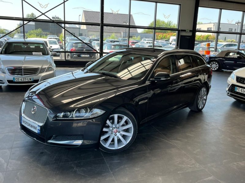 🔹 JAGUAR XF SPORTBRAKE 3.0 V6 241 Ch 🌤️ Toit ouvrant🔙 Caméra de recul⚡ Sièges en cuir