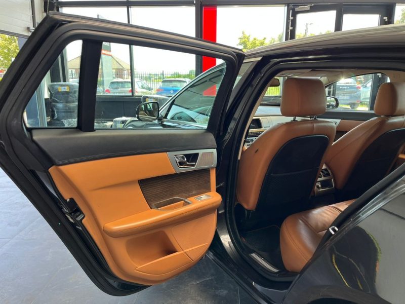 🔹 JAGUAR XF SPORTBRAKE 3.0 V6 241 Ch 🌤️ Toit ouvrant🔙 Caméra de recul⚡ Sièges en cuir