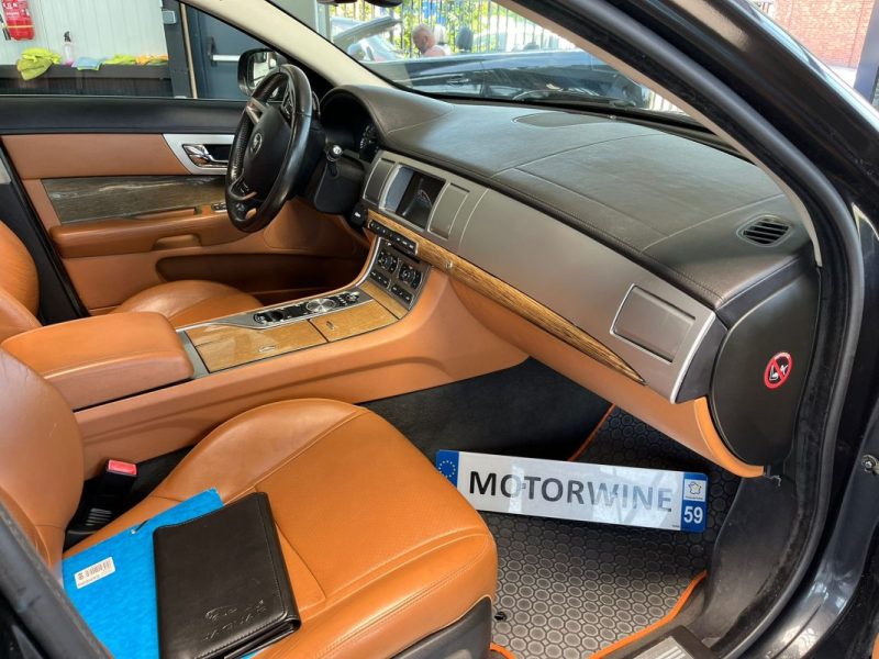 🔹 JAGUAR XF SPORTBRAKE 3.0 V6 241 Ch 🌤️ Toit ouvrant🔙 Caméra de recul⚡ Sièges en cuir
