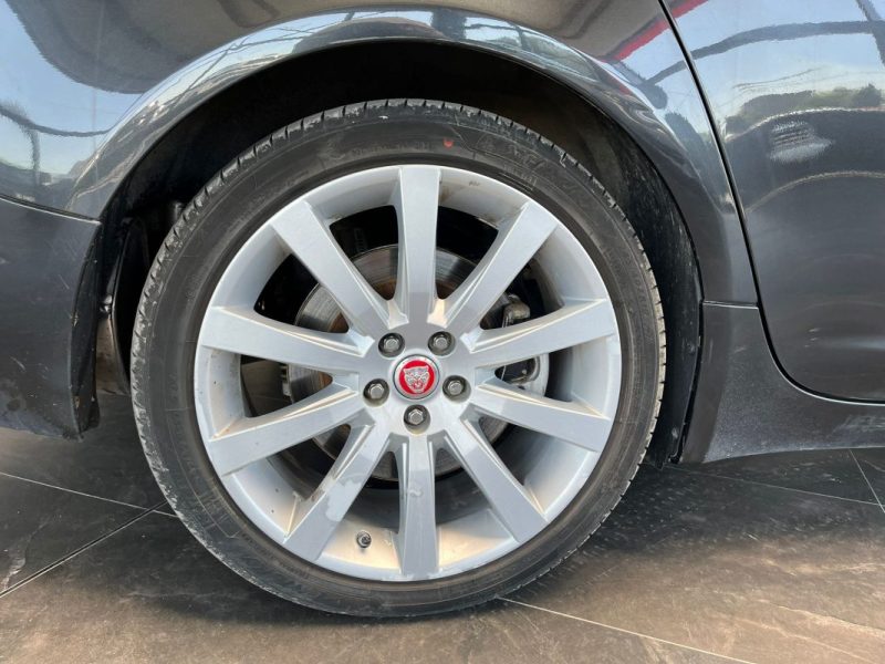 🔹 JAGUAR XF SPORTBRAKE 3.0 V6 241 Ch 🌤️ Toit ouvrant🔙 Caméra de recul⚡ Sièges en cuir