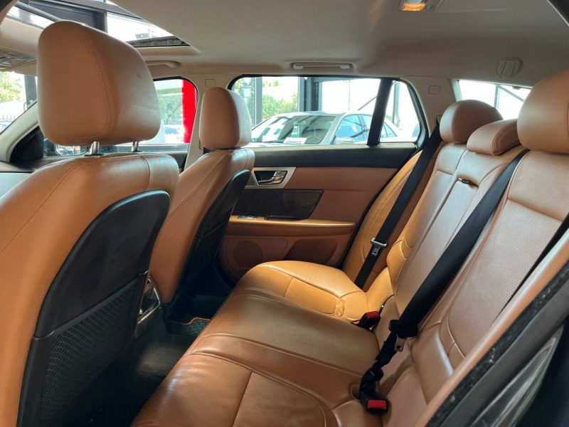 🔹 JAGUAR XF SPORTBRAKE 3.0 V6 241 Ch 🌤️ Toit ouvrant🔙 Caméra de recul⚡ Sièges en cuir