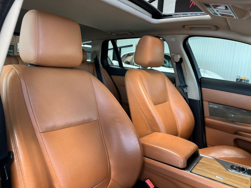 🔹 JAGUAR XF SPORTBRAKE 3.0 V6 241 Ch 🌤️ Toit ouvrant🔙 Caméra de recul⚡ Sièges en cuir