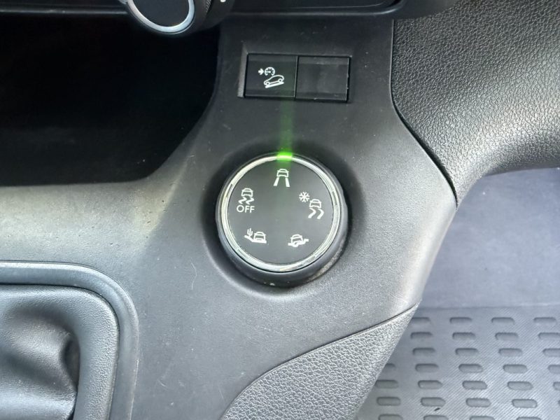 CITROEN BERLINGO III 1.6 BLUEHDI 100 3 PLACES CAMERA CAR PLAY GIRAFON 1000KG  2019 ATTELAGE 