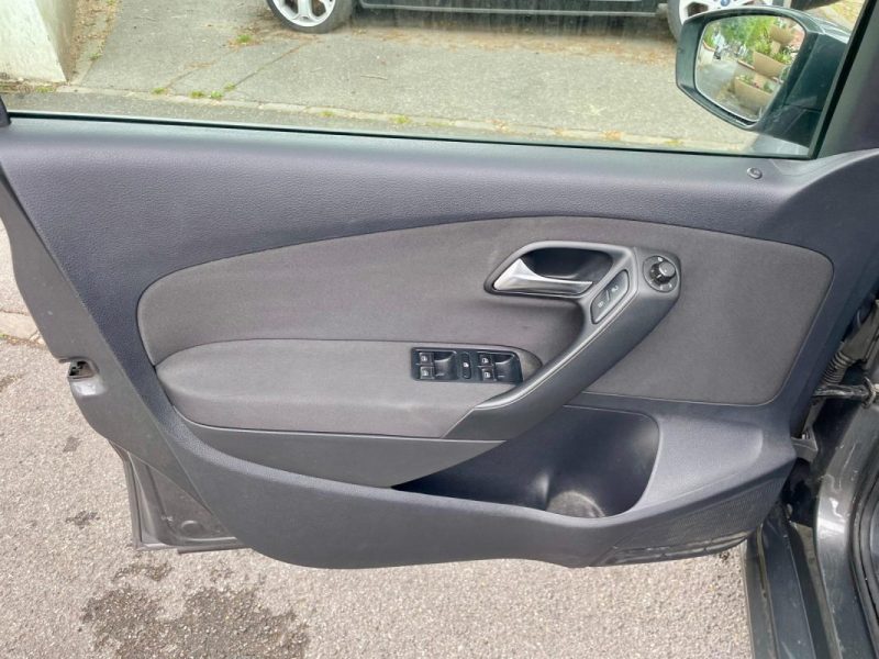 VOLKSWAGEN POLO V 1.6 TDI 90 CONFORTLINE 
