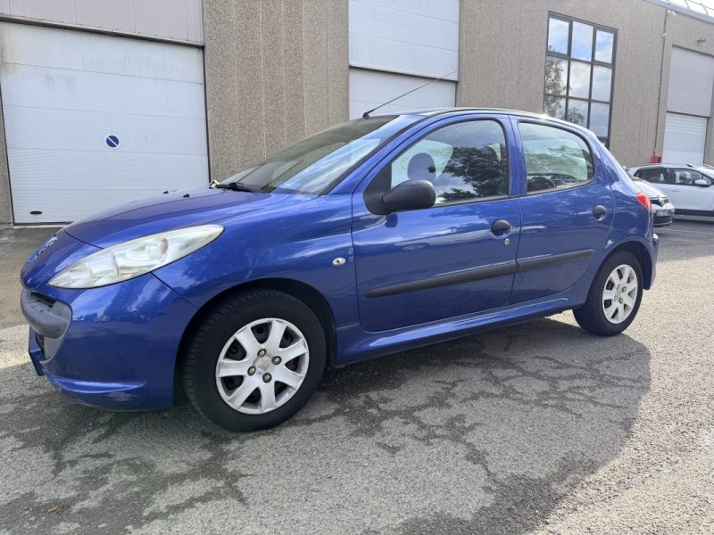 PEUGEOT 206 PLUS + URBAN ESSENCE PREMIÈRE MAIN