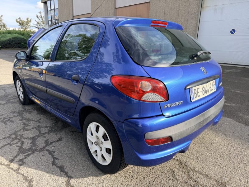 PEUGEOT 206 PLUS + URBAN ESSENCE PREMIÈRE MAIN