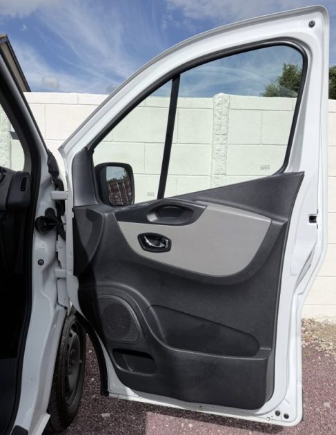 Renault Trafic L1H1 1.6 dCi 120 Grand Confort (Caméra | CarPlay | Attelage)