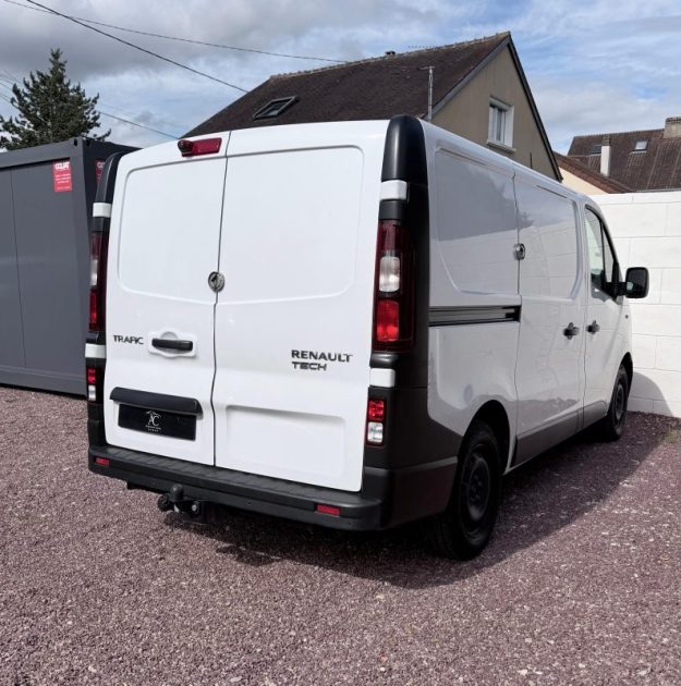 Renault Trafic L1H1 1.6 dCi 120 Grand Confort (Caméra | CarPlay | Attelage)
