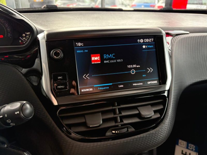🔹 Peugeot 2008 1.2 110Ch Active📱 Apple CarPlay✅ Kit distribution 🛡️ Garantie 12 mois