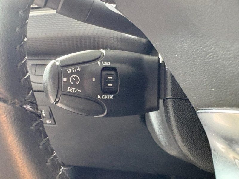 🔹 Peugeot 2008 1.2 110Ch Active📱 Apple CarPlay✅ Kit distribution 🛡️ Garantie 12 mois