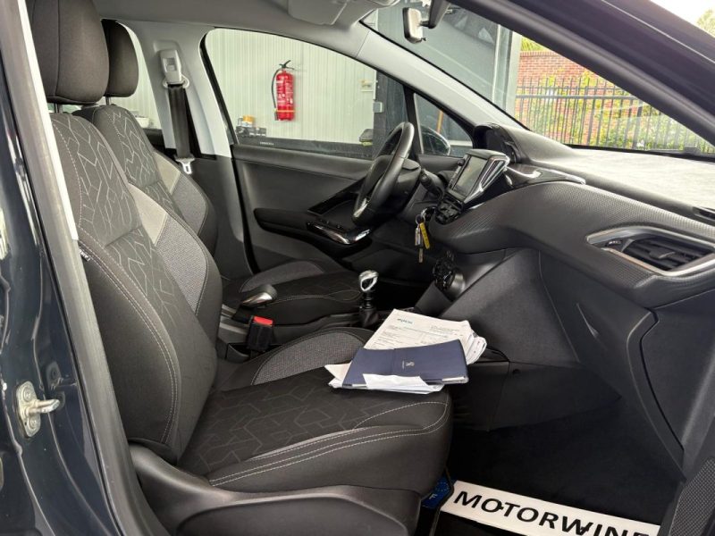 🔹 Peugeot 2008 1.2 110Ch Active📱 Apple CarPlay✅ Kit distribution 🛡️ Garantie 12 mois