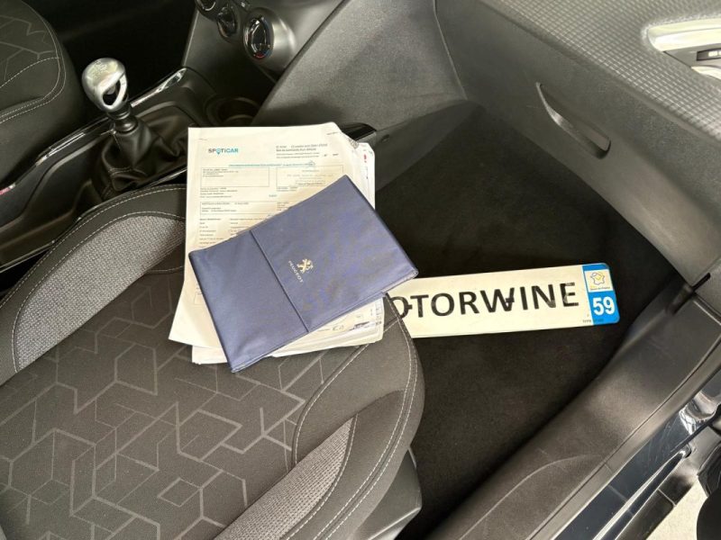 🔹 Peugeot 2008 1.2 110Ch Active📱 Apple CarPlay✅ Kit distribution 🛡️ Garantie 12 mois