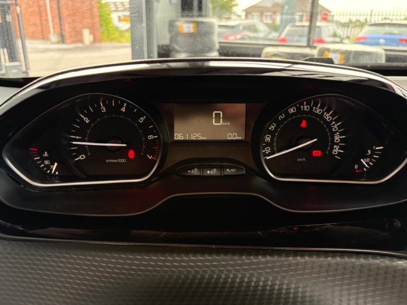 🔹 Peugeot 2008 1.2 110Ch Active📱 Apple CarPlay✅ Kit distribution 🛡️ Garantie 12 mois