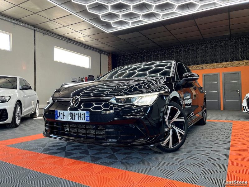 VOLKSWAGEN GOLF VIII 1.5 ETSI 150CH DSG7 R-LINE CAMERA / LUMIERE D\'AMBIANCE - GARANTIE 12 OU 60 MOIS 2022
