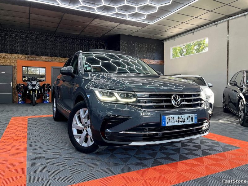 VOLKSWAGEN TIGUAN ELEGANCE  1.5 TSI ACT ELEGANCE 150CV CAMERA / TOIT OUVRANT - GARANTIE 12 OU 60 MOI