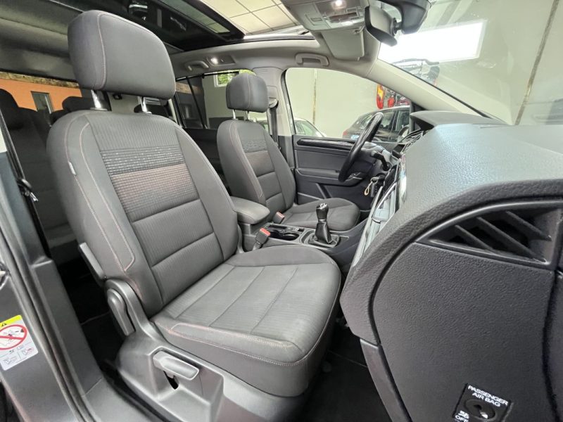 VOLKSWAGEN TOURAN 1.4 TSI 150CV SOUND 7P / TOIT OUVRANT / CARPLAY - GARATNIE 12 OU 60 MOIS