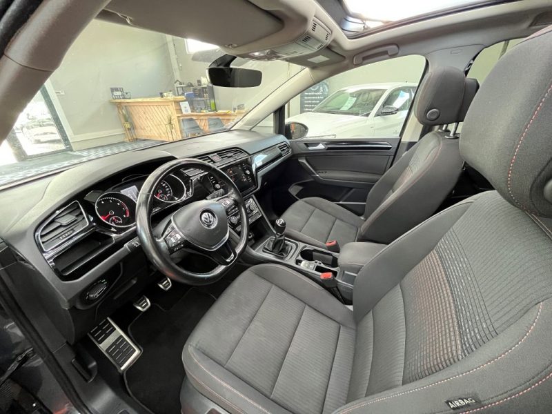 VOLKSWAGEN TOURAN 1.4 TSI 150CV SOUND 7P / TOIT OUVRANT / CARPLAY - GARATNIE 12 OU 60 MOIS