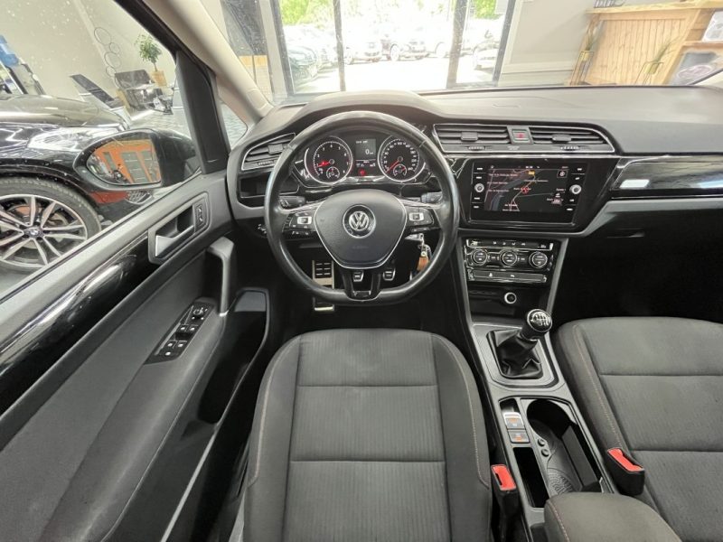 VOLKSWAGEN TOURAN 1.4 TSI 150CV SOUND 7P / TOIT OUVRANT / CARPLAY - GARATNIE 12 OU 60 MOIS