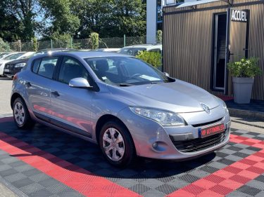 RENAULT MEGANEIII 1.5 DCI 90 AUTHENTIQUE 2011