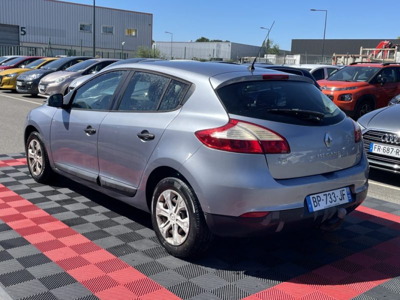 RENAULT MEGANEIII 1.5 DCI 90 AUTHENTIQUE 2011