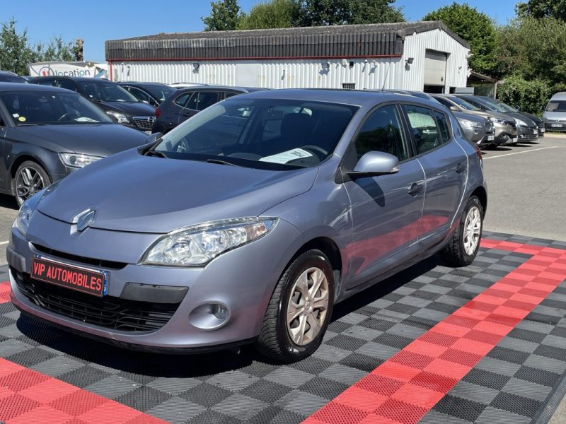 RENAULT MEGANEIII 1.5 DCI 90 AUTHENTIQUE 2011