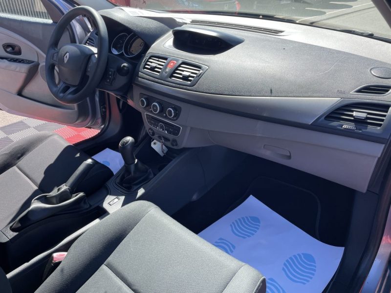 RENAULT MEGANEIII 1.5 DCI 90 AUTHENTIQUE 2011