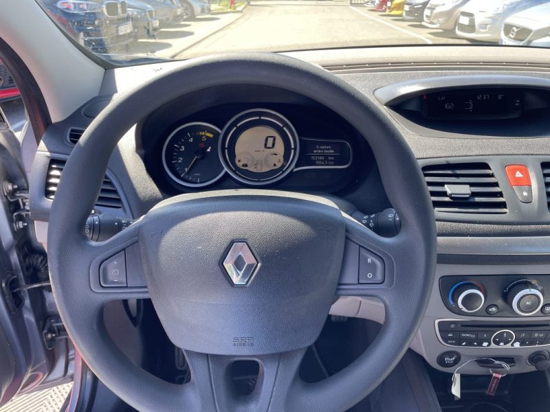 RENAULT MEGANEIII 1.5 DCI 90 AUTHENTIQUE 2011
