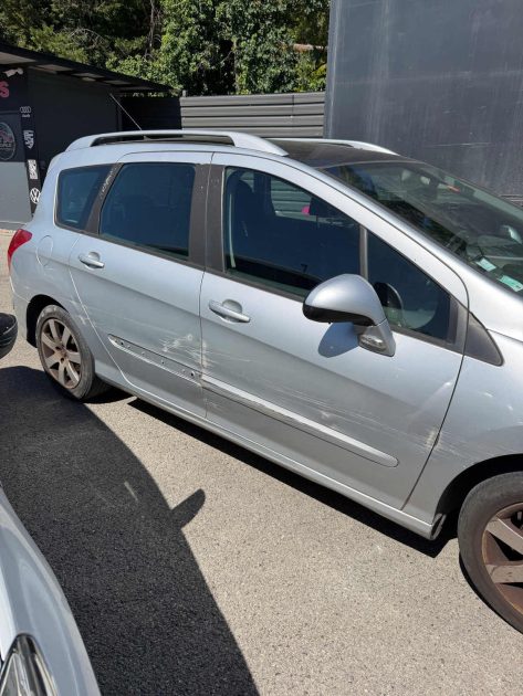 Peugeot 308 SW 1.6 Essence 7 Places – Roule parfaitement – Vendue dans l’état