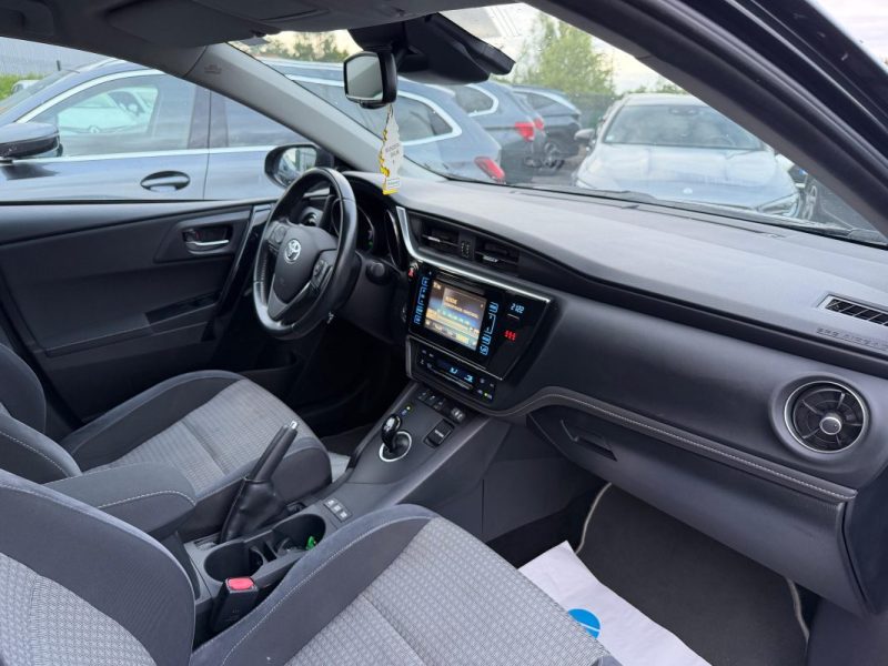 TOYOTA AURIS 1.8 HYBRID 136h BLACK EDITION