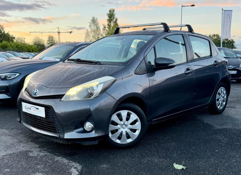 TOYOTA YARIS III 1.5 HYBRID 100h BUSINESS