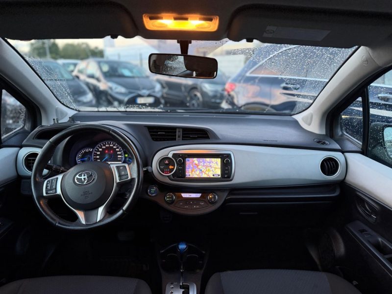 TOYOTA YARIS III 1.5 HYBRID 100h BUSINESS