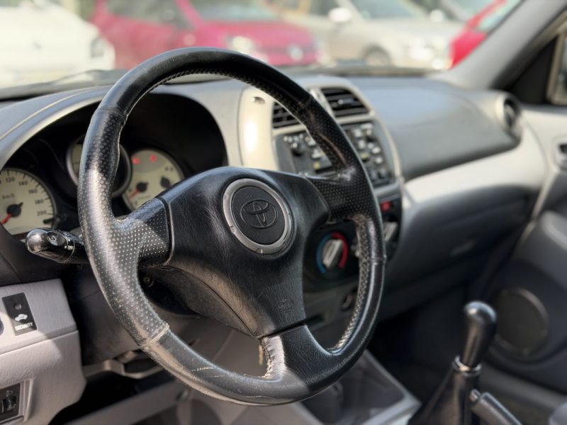 TOYOTA RAV4 2.0 D-4D