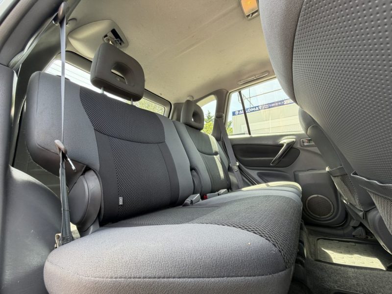 TOYOTA RAV4 2.0 D-4D