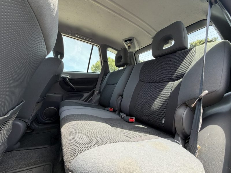 TOYOTA RAV4 2.0 D-4D