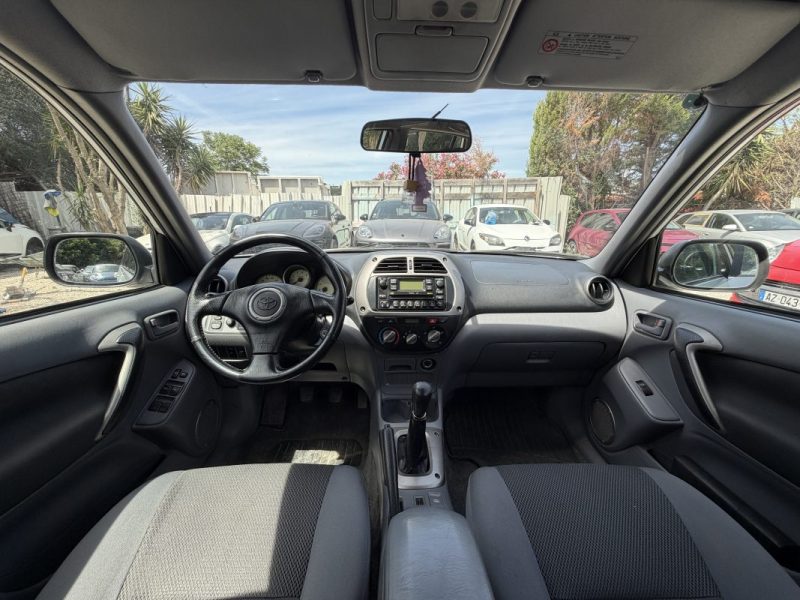 TOYOTA RAV4 2.0 D-4D