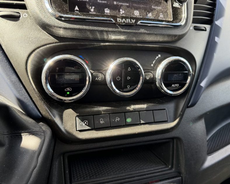 IVECO Daily 35s14 - Boite Auto Himatic - CarPlay - Caméra - ENTRETIEN COMPLET