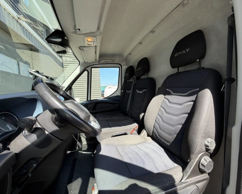 IVECO Daily 35s14 - Boite Auto Himatic - CarPlay - Caméra - ENTRETIEN COMPLET