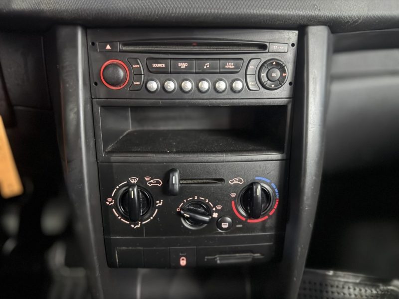 PEUGEOT 207 1.4E 16V SPORT 2006