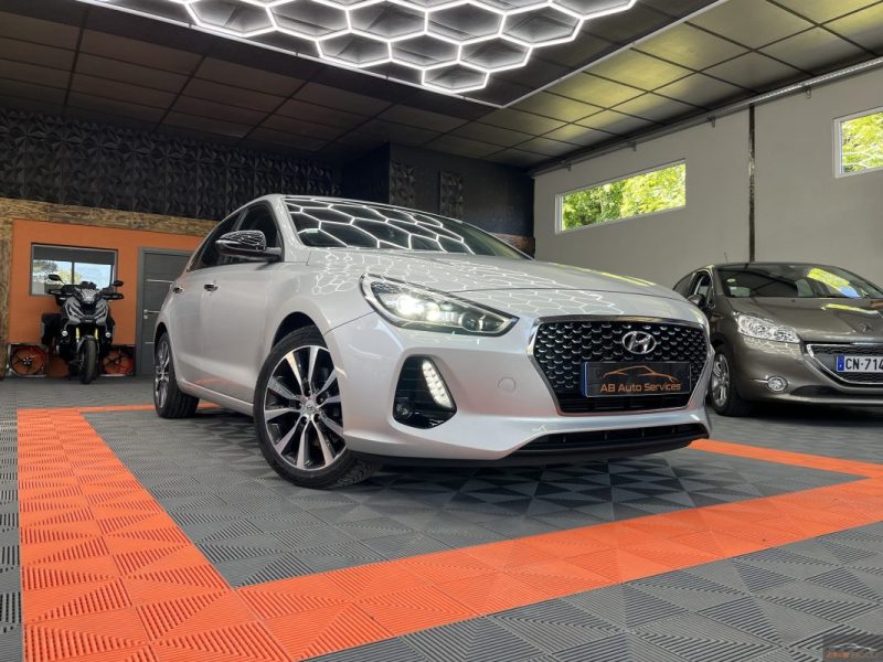 HYUNDAI I30 1.6 CRDI 110 BUSINESS DCT-7 ENTRETIEN COMPLET