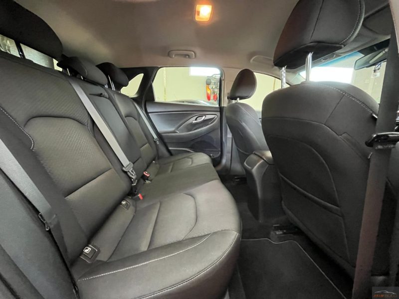 HYUNDAI I30 1.6 CRDI 110 BUSINESS DCT-7 ENTRETIEN COMPLET