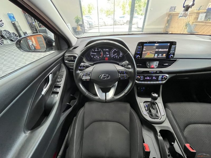 HYUNDAI I30 1.6 CRDI 110 BUSINESS DCT-7 ENTRETIEN COMPLET