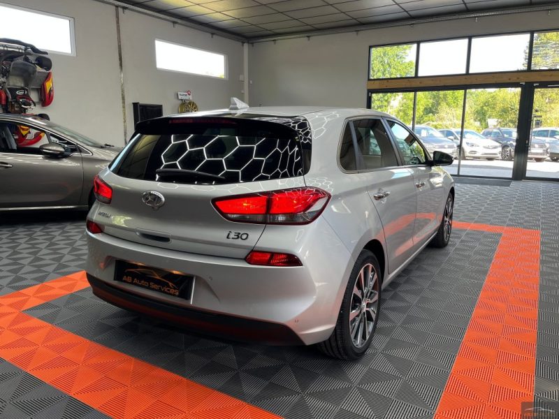 HYUNDAI I30 1.6 CRDI 110 BUSINESS DCT-7 ENTRETIEN COMPLET