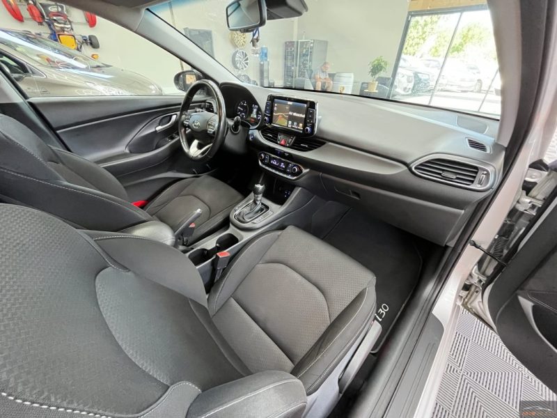 HYUNDAI I30 1.6 CRDI 110 BUSINESS DCT-7 ENTRETIEN COMPLET